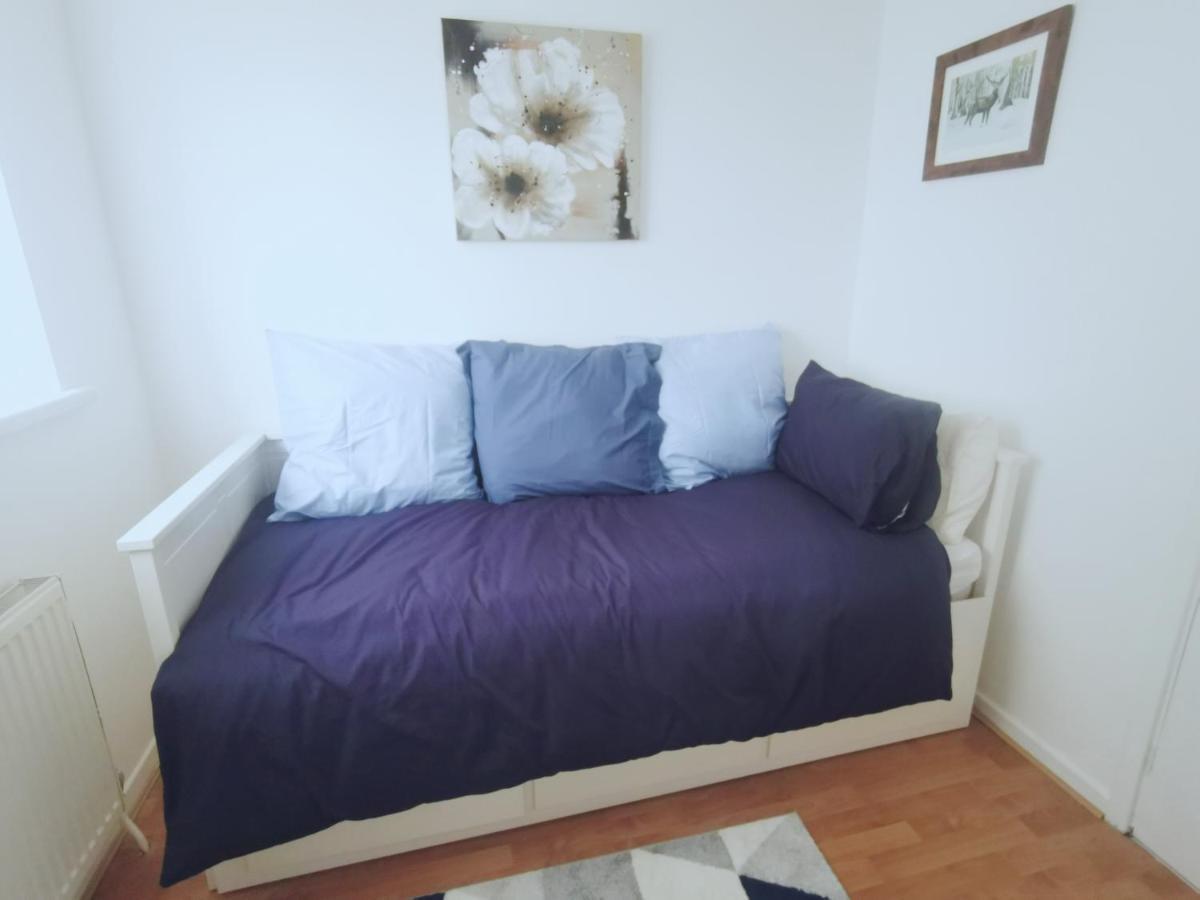 Room In A Friendly Home In A Quite Neighborhood Of Cardiff Eksteriør billede